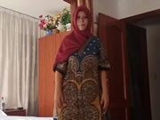 아랍의 붉은 히잡 창녀